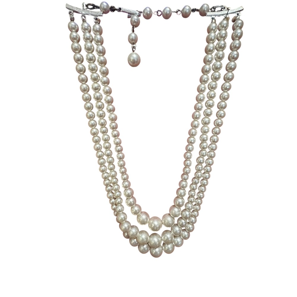 Vintage Three Strand Faux Pearl Necklaceโ